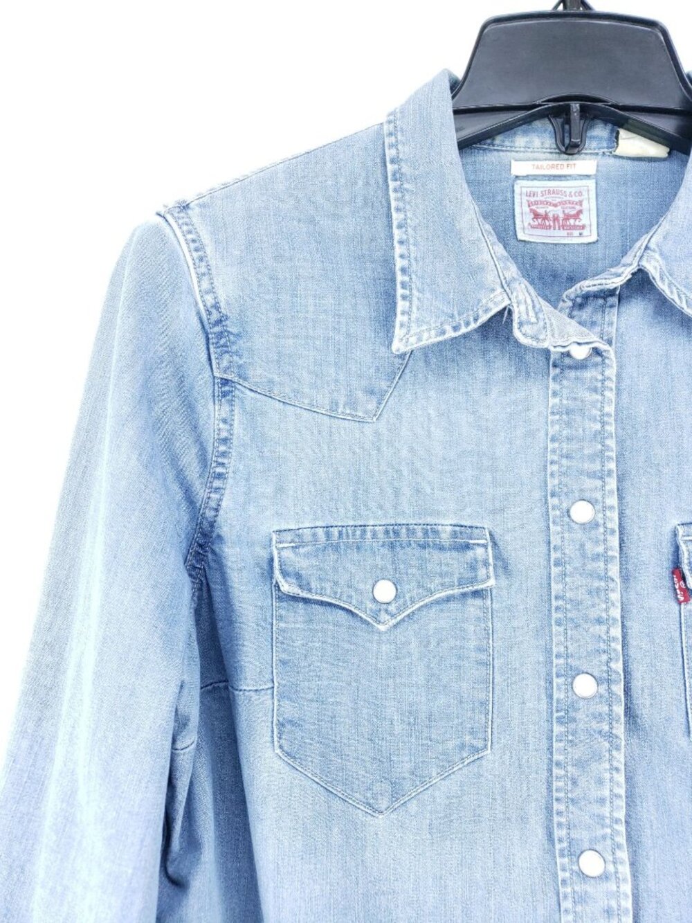 Levis Strauss Womens Medium Tailored Fit Light Blue Denim Pearl Snap Shirt - Picture 5 of 8